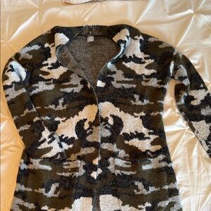 VENUS Camouflage Cardigan Sweater - Green and Black